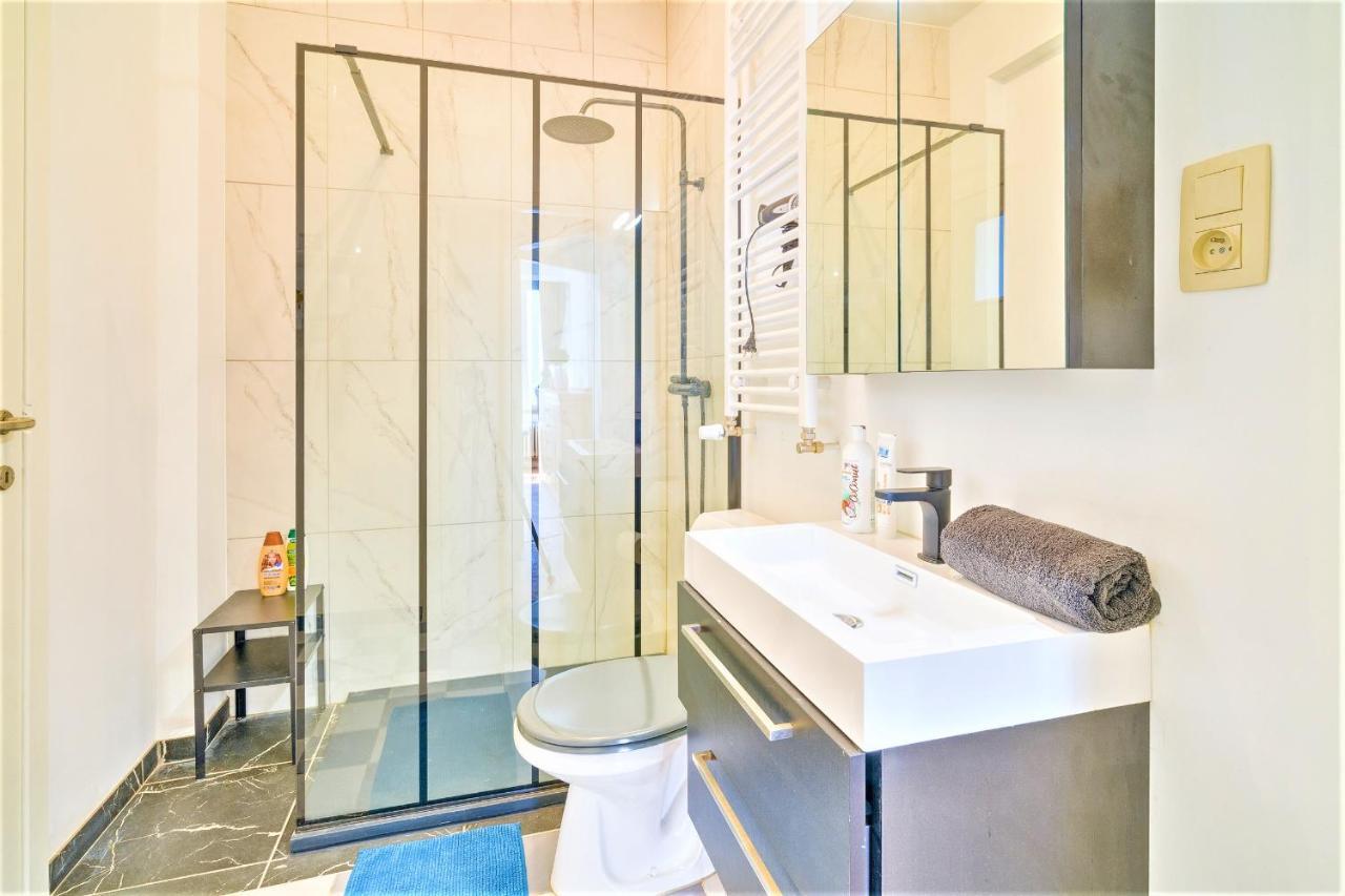 The Lily Lodge In The Heart Of Anversa Esterno foto