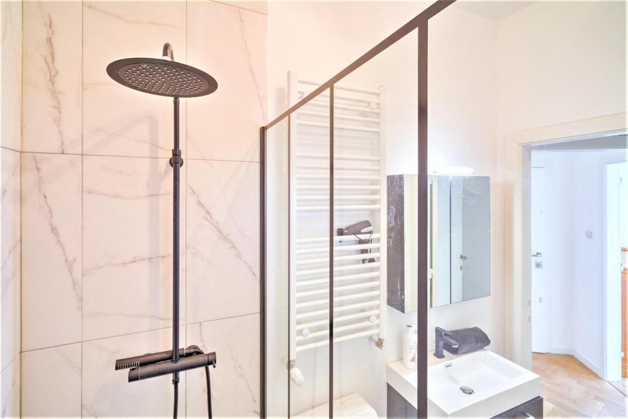 The Lily Lodge In The Heart Of Anversa Esterno foto